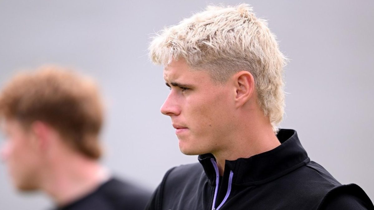 Jacob Bethell has been added to the England squad
