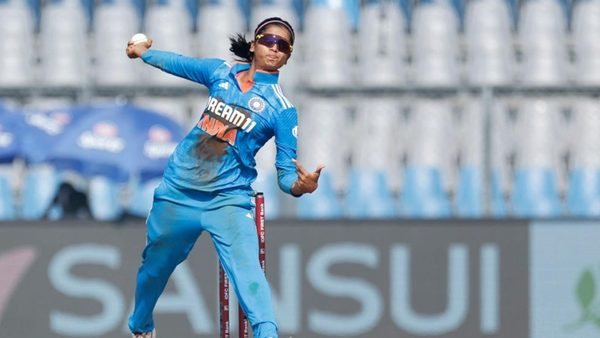 shreyanka-patil-ruled-out-of-asia-cup-due-to-fractured-finger.Click to read full article.