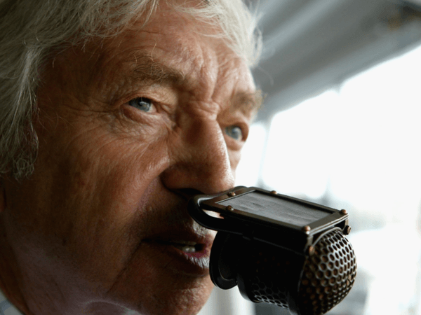 lines-of-ages-the-history-of-cricket-commentary.Click to read full article.