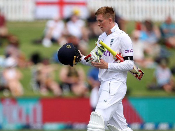 chaotic-innings-zak-crawley-latest-failure-wellington-online-debate-test-future.Click to read full article.