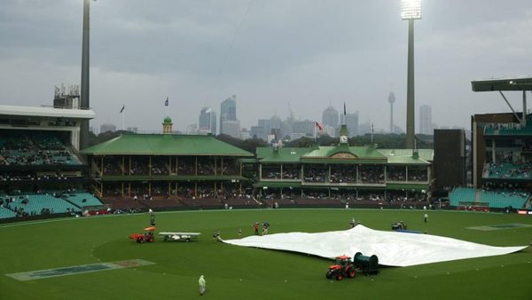 forget-the-interval-the-iccs-rain-rule-cost-australia-the-first-t20i.Click to read full article.