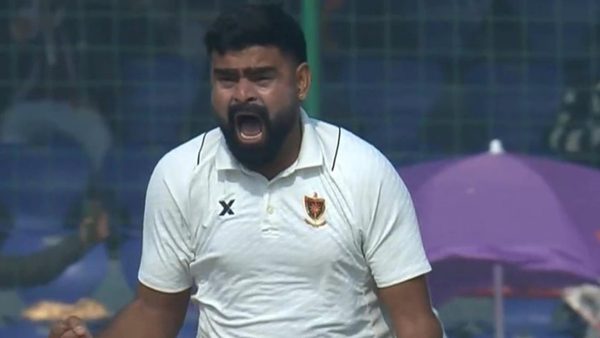 who-is-himanshu-sangwan-the-railways-pacer-who-bowled-virat-kohli-on-his-ranji-comeback.Click to read full article.