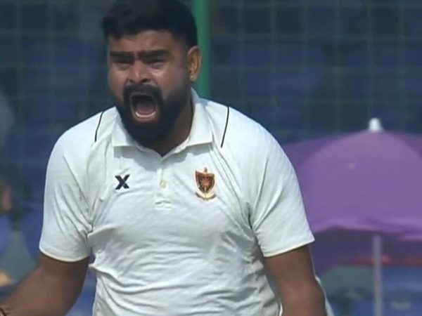 who-is-himanshu-sangwan-the-railways-pacer-who-bowled-virat-kohli-on-his-ranji-comeback.Click to read full article.