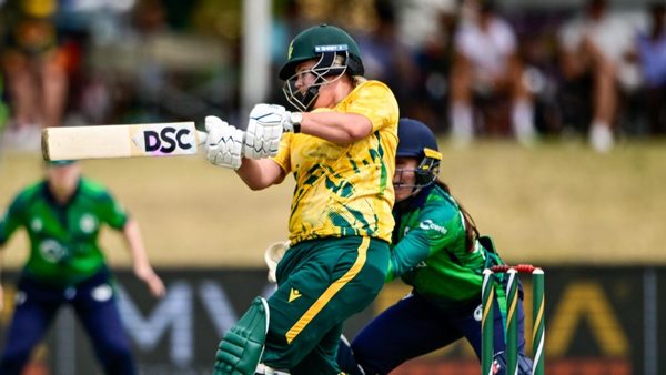 former-south-africa-captain-dane-van-niekerk-blasts-match-winning-t20i-cameo-after-retirement-reversal.Click to read full article.