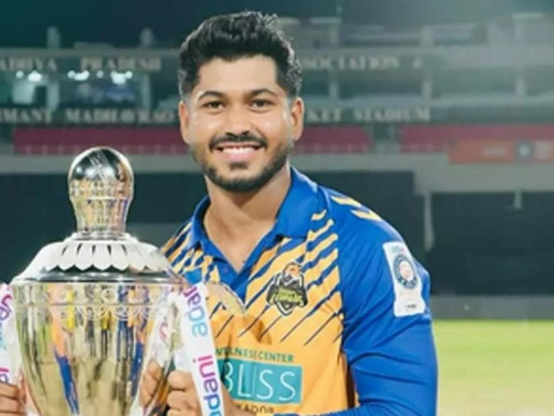 who-is-shivang-kumar-srhs-debuting-left-arm-wrist-spinner-who-can-hit-big-ipl-2026.Click to read full article.