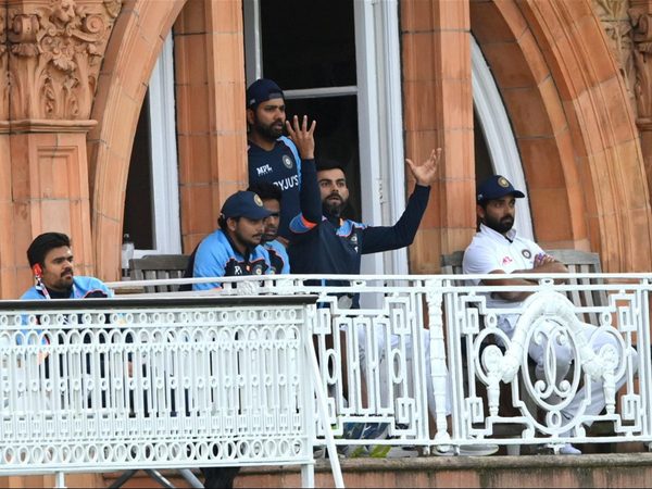 after-virat-kohlis-protestations-bad-light-controversially-ends-fourth-days-play.Click to read full article.
