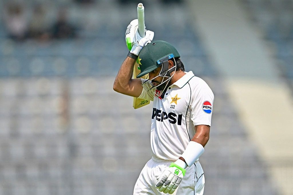 Why do Pakistan keep losing in exactly the same way?