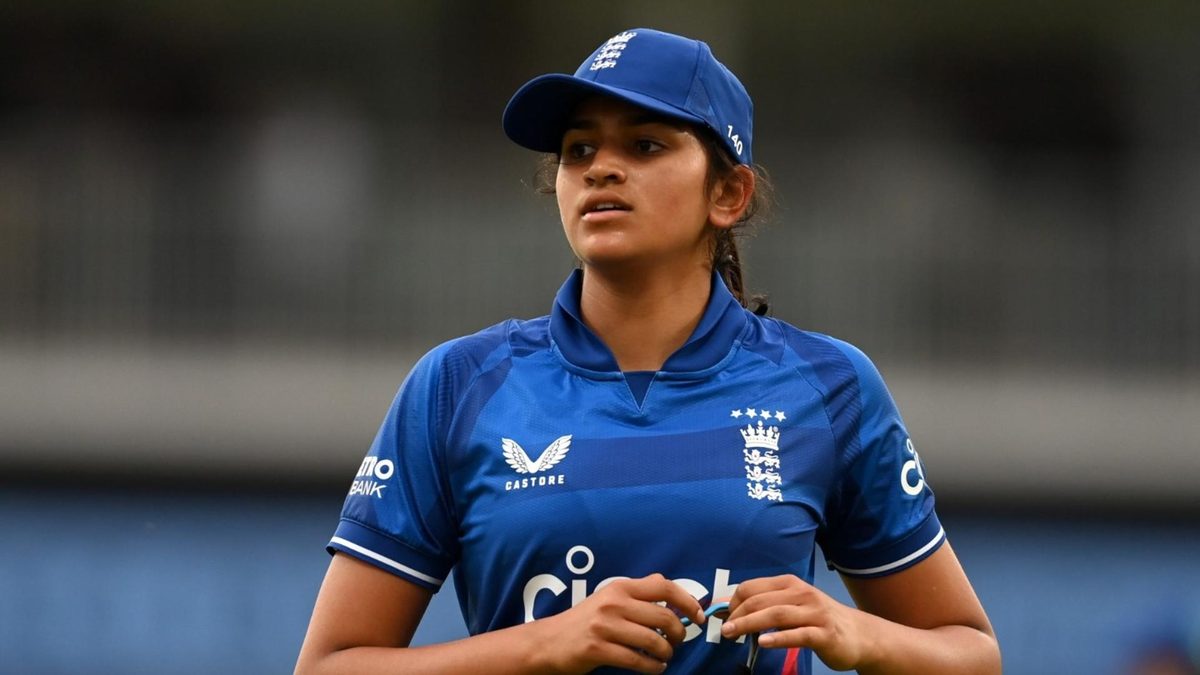 Mahika Gaur awarded full-time England women's central contract
