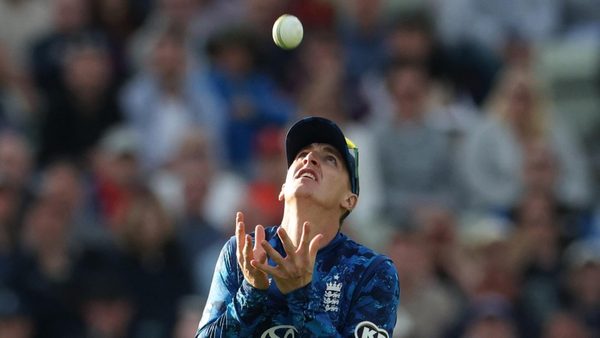 most-catches-in-an-odi-innings-england-captain-equals-jonty-rhodes-world-record-to-kick-off-new-era-in-style.Click to read full article.