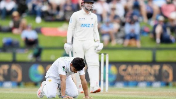 pathetic-pakistan-management-criticised-after-youngsters-put-up-for-media-duty.Click to read full article.