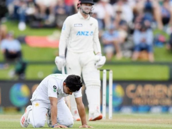 pathetic-pakistan-management-criticised-after-youngsters-put-up-for-media-duty.Click to read full article.